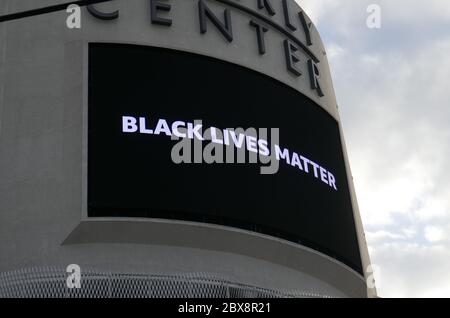 Los Angeles, Kalifornien USA 5. Juni 2020 EINE allgemeine Ansicht der Atmosphäre von Black Lives Matter Sign während Proteste in ganz Los Angeles während der Coronavirus Covid-19 Pandemie am 5. Juni 2020 in Los Angeles, Kalifornien, USA stattfinden. Foto von Barry King/Alamy Stock Photo Stockfoto