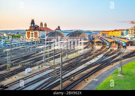 PRAG, TSCHECHISCHE REPUBLIK - 17. AUGUST 2018: Prager Hauptbahnhof, Hlavni nadrazi. Prag Tschechische Republik Stockfoto