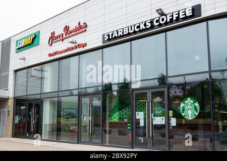 New Brighton, Großbritannien: 3. Juni 2020: Nationale Restaurantketten und Take Aways bleiben wegen der Covid-Pandemie geschlossen. Stockfoto