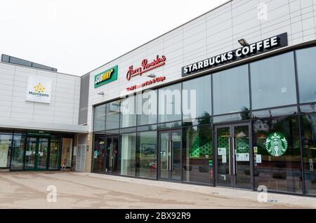 New Brighton, Großbritannien: 3. Juni 2020: Nationale Restaurantketten und Take Aways bleiben wegen der Covid-Pandemie geschlossen. Stockfoto