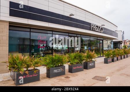 New Brighton, Großbritannien: 3. Juni 2020: Ein Prezzo-Restaurant ist wegen der COVID-19-Pandemie vorübergehend geschlossen Stockfoto