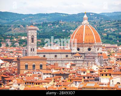 Duomo Santa Maria del Fiore und Bargello in Florenz, auch bekannt als Florenz, Toskana, Italien. Luftaufnahme der Kathedrale. Stockfoto