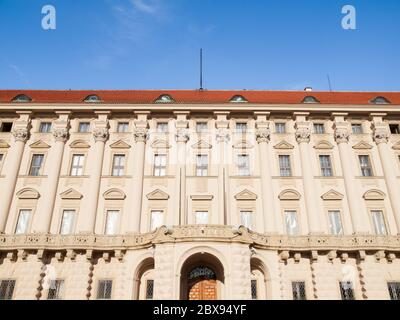 Vorderansicht des Cernin-Palastes, Sitz des Außenministeriums, Prag, Tschechische Republik. Stockfoto