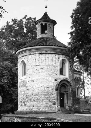 Rotunde des heiligen Martin auf Vysehrad, Prag, Tschechische Republik Schwarz-Weiß-Bild Stockfoto