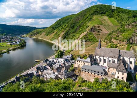 Blick von der Burg Metternich auf Beilstein und die Mosel , Rheinland-Pfalz, Deutschland Blick von der Burg Metternich auf Beilstein und die Mosel Stockfoto