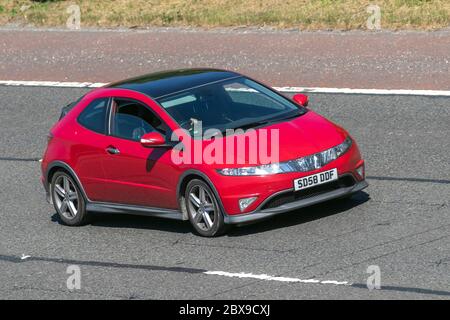 2008 Red Honda Civic Type-S GT i-CTDI; Fahrzeuge für den Verkehr, Fahrzeuge für den Straßenverkehr auf britischen Straßen, Motoren, Autofahren auf der Autobahn M6 Stockfoto