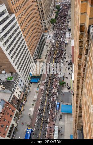 Tausende marschieren in New York City, um gegen George Floyds Tod, 5. Juni 2020, USA, zu protestieren Stockfoto