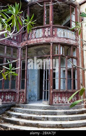 Italienische Sanatoriumsruinen in Eleousa, Rhodos Stockfoto