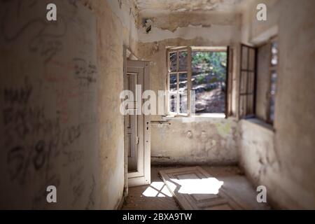 Italienische Sanatoriumsruinen in Eleousa, Rhodos Stockfoto