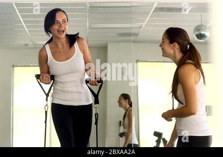 Christina Ricci verbrachte zwei Stunden mit einem Personal Trainer in einem Pilates Studio in Silverlake, Kalifornien. Juli 2010 Stockfoto