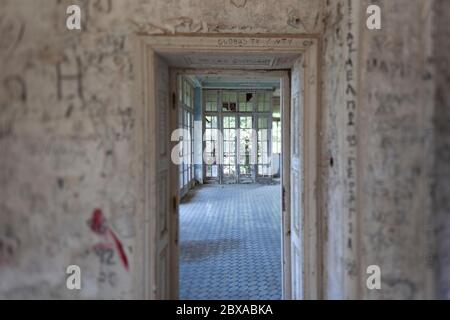 Italienische Sanatoriumsruinen in Eleousa, Rhodos Stockfoto