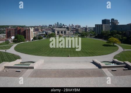 Ein Panoramablick auf Kansas City an einem sonnigen Tag vom National World war 1 Museum and Memorial Stockfoto