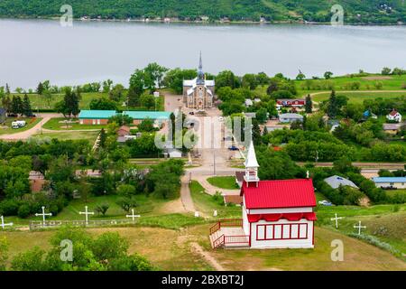 Die Kreuzwegstationen im Dorf Lebret, Saskatchewan, Kanada. Auf einem Hügel mit Blick auf das Dorf gelegen, verfügt über eine 1929 Holzrahmen Kapelle Stockfoto