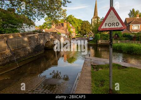 Die furt in Eynsford, Kent am Fluss Darent Stockfoto