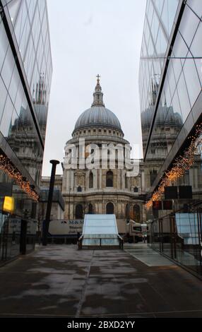 St. Paul's Cathedral im Winter Stockfoto