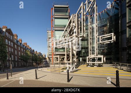 Bürogebäude der Zentrale von Kanal 4 während der Sperrung des britischen Coronavirus Stockfoto