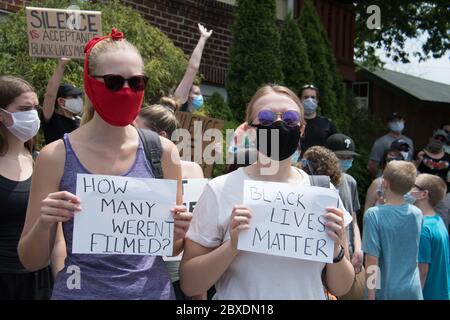 06. Juni 2020 - Newtown, Pennsylvania, USA - BLM, Black Lives Matter Protest, Protest nach dem Mord an George Floyd in Minneapolis. Stockfoto