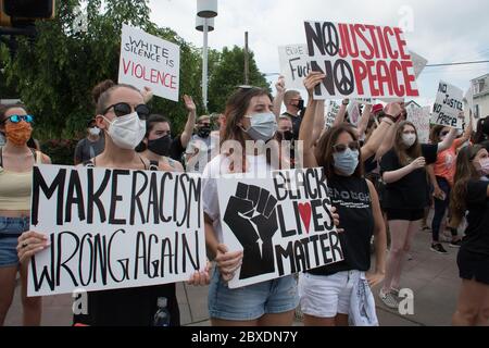 06. Juni 2020 - Newtown, Pennsylvania, USA - BLM, Black Lives Matter Protest, Protest nach dem Mord an George Floyd in Minneapolis. Stockfoto