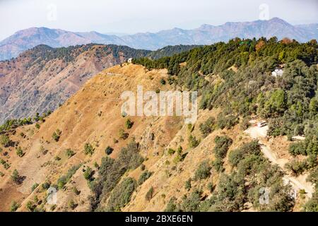 Berg und Täler in Hill Station von Nainital, Uttarakhand, Indien Stockfoto