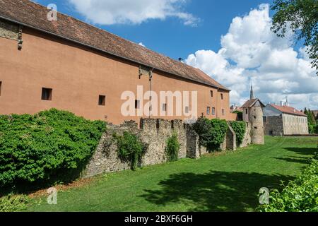 Die Burg Jurisics, benannt nach dem kroatischen Adligen Nikola Jurišić (ungarisch: Miklós Jurisics), befindet sich in Kőszeg, Ungarn. Stockfoto