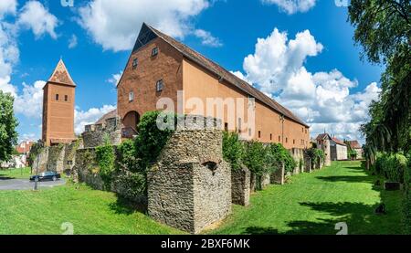 Die Burg Jurisics, benannt nach dem kroatischen Adligen Nikola Jurišić (ungarisch: Miklós Jurisics), befindet sich in Kőszeg, Ungarn. Stockfoto