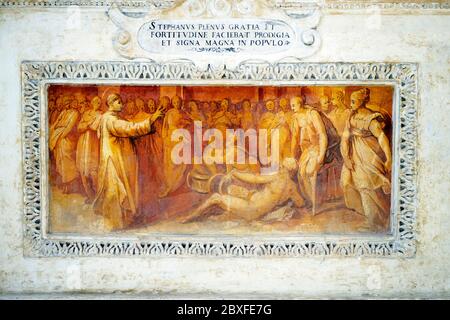 Fresko auf dem Altar in der Basilika Santo Stefano Rotondo al Celio - Rom. Italien Stockfoto