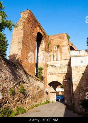 Arco di Dolabella e Silano - Rom, Italien Stockfoto