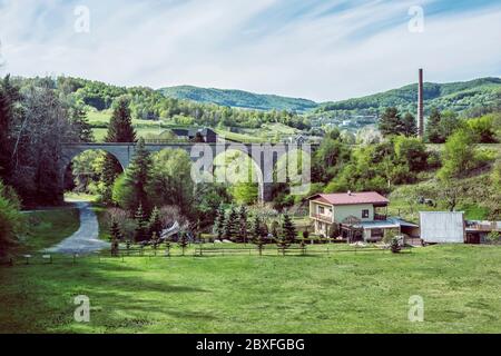 Beliansky Viadukt, Banska Bela, Slowakische republik. Reiseziel. Technisches Denkmal. Stockfoto