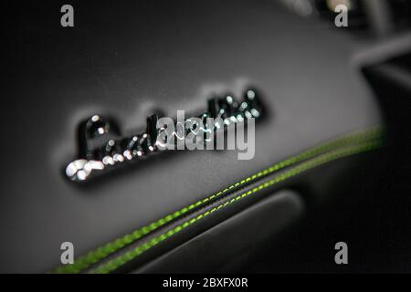 Lamborghini Aventador Dashboard-Logo Stockfoto