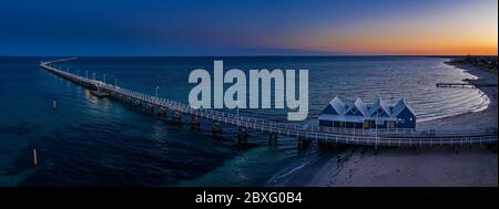 Busselton Western Australia 8. November 2019 : Panorama-Luftaufnahme der ikonischen Busselton Jetty, 220 km südwestlich von Perth, Western Stockfoto