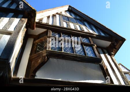 Haus aus dem 15. Jahrhundert in Chiddingstone, Kent. Fachwerk, im Besitz des National Trust, an einem sonnigen Tag am späten Nachmittag, Mai. Stockfoto