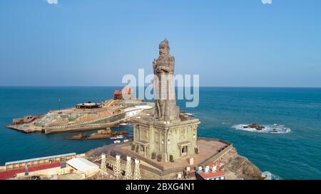 Vivekananda Rock Memorial und Thiruvalluvar Statue Aerial View in Kanyakumari, Indien Stockfoto