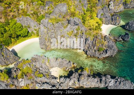 El Nido, Palawan Island. Versteckte Lagune und Kalkstein Felsformation. Berühmter Ort auf den Philippinen Stockfoto