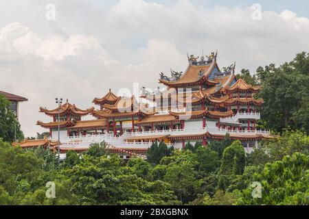 KUALA LUMPUR, MALAYSIA - 6. APRIL 2017: Die Außenseite des Thean Hou Tempels in Kuala Lumpur. Stockfoto