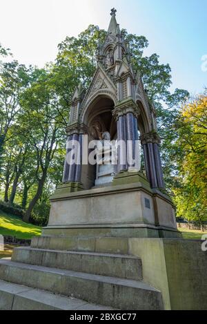 Denkmal für den viktorianischen Industriellen Sir Titus Salt in Lister Park, Bradford, West Yorkshire Stockfoto