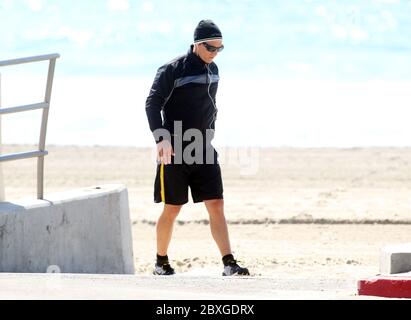 Matthew McConaughey verbrachte den Morgen Joggen und Trainieren in Zuma Beach, Kalifornien. März 2011 Stockfoto