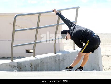 Matthew McConaughey verbrachte den Morgen Joggen und Trainieren in Zuma Beach, Kalifornien. März 2011 Stockfoto