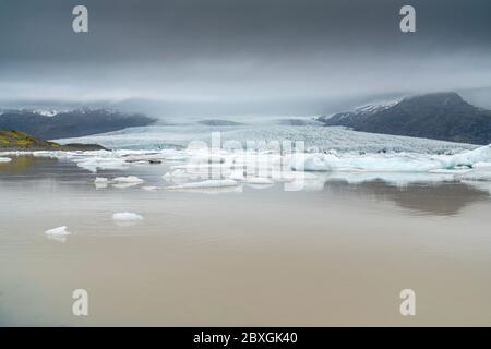 Fjallsjökull, Fjallsárlón, jakar Og landslag Stockfoto