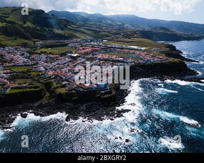 Luftlandschaftlich in Maia Stadt auf der Insel San Miguel, Azoren, Portugal. Stockfoto