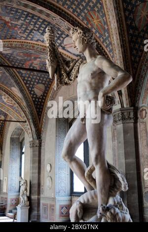 Florenz, Italien - 8. August 2018: Skulptur im Palazzo del Bargello. Das älteste öffentliche Gebäude in Florenz wurde im XIII Jahrhundert erbaut und 1865 als Nationalmuseum eröffnet Stockfoto