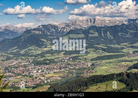 Spektakulärer Panoramablick über die Iller-Tal zu den Allgauer Hochalpen zwischen Sonthofen und Oberstdorf, Allgauer Alpen, Bayern, Deutschland, Landschaft Stockfoto