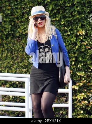 Christina Aguilera sieht toll aus, als sie den Fred Segal Store in West Hollywood, CA verlässt. 30 März 2012 Stockfoto