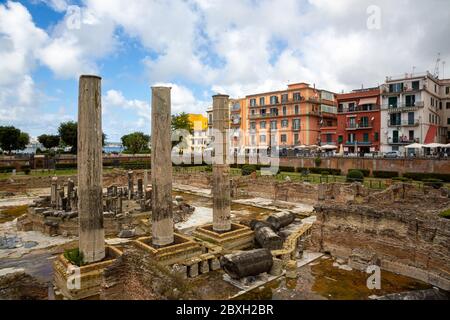 Pozzuoli (Neapel, Italien) - das Macellum von Pozzuoli (oder Serapeum oder Tempel von Serapis) war das Macellum oder Markt der römischen Kolonie von Puteoli Stockfoto