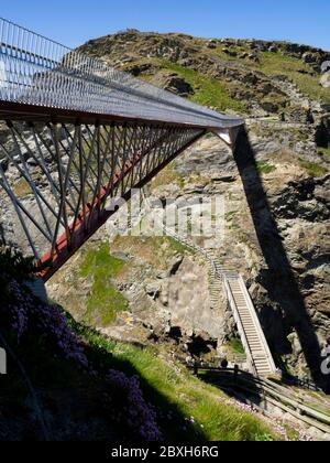 Tintagel Castle Neue und alte Brücken Stockfoto