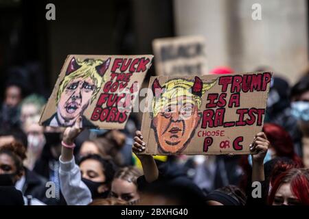 Manchester, Großbritannien. Juni 2020. Black Lives Matter Protest in Manchester am Sonntag, den 7. juni, auf dem St. Peters Platz, nahmen Tausende von Menschen - die meisten von ihnen trugen Gesichtsmasken für Covid-19.der heutige Protest war einer von drei, die am Wochenende in Manchester als Teil der Black Lives Matter Bewegung stattfinden sollten. Bild: Gary Roberts/Alamy Live News Stockfoto