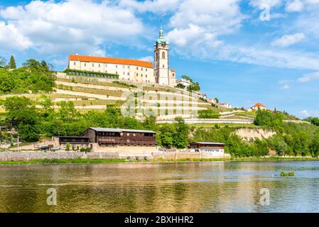 Burg Melnik auf dem Hügel über Labe und Moldau, Tschechische Republik. Stockfoto