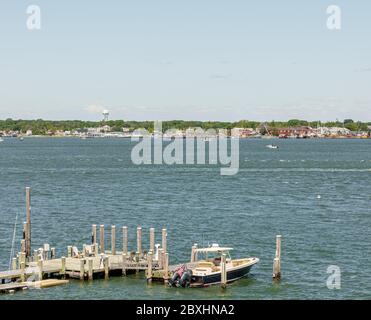 Blick auf Greenport, NY von Shelter Island, NY Stockfoto