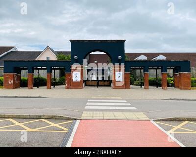 Braintree Village, Designer Center, Einkaufszentrum mit covid-19 Sicherheitsmaßnahmen zum Einkaufen, Essex Stockfoto