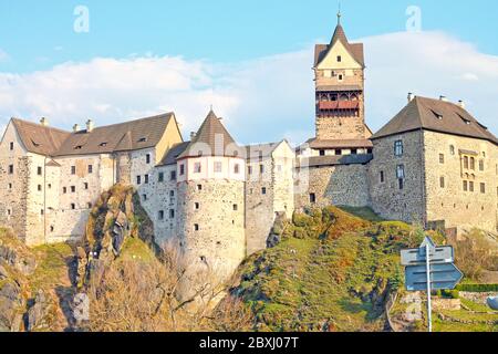 Blick auf die Burg Loket in der Nähe von Karlovy Vary. Tschechische Republik. Stockfoto