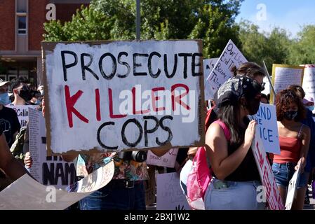 Tausende von Demonstranten besuchen die Black Lives Matter Tucson: Feier von Black Lives Protest und Demonstration, um schwarze Menschen zu erinnern, die herkommen Stockfoto